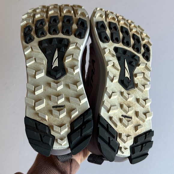 Altra Lone peak 9 trail sneakers women’s 8 purple EUC - Picture 6 of 7